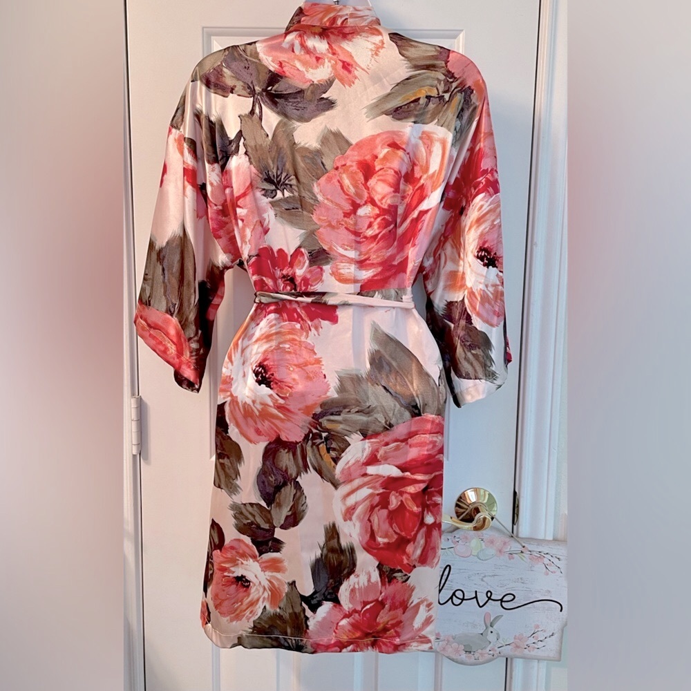 Rose 🌹 Satin & Lace Robe - Picture 3 of 11